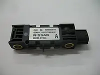 Датчик AIRBAG (подушки безпеки) Nissan Note з 2006  по2012