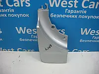 Накладка кришки багажника нижня права Toyota Rav 4 з 2006  по2012