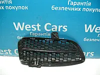 Грати в бампер передній права чорна Volkswagen Touareg з 2007  по2010