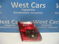 Ліхтар задній лівий кришки багажника (седан) Toyota Avensis з 2009 по2012