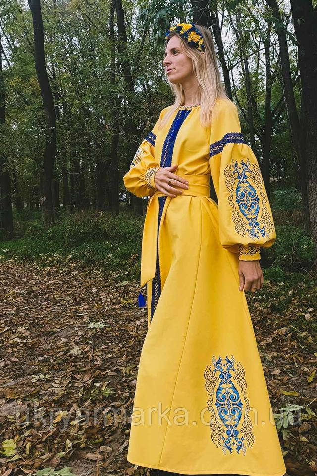 довга вишита сукня