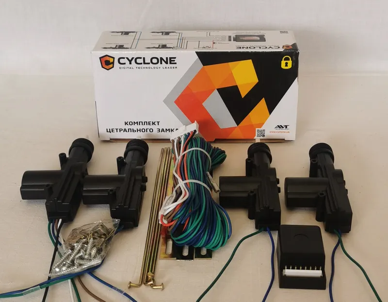 Центральний замок повний комплект для авто 4 активатори Cyclon 5 кг без пульта