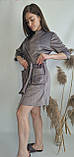 Жіночий велюровий халат на запах з кишенями кольору капучіно т.м lekol, фото 5