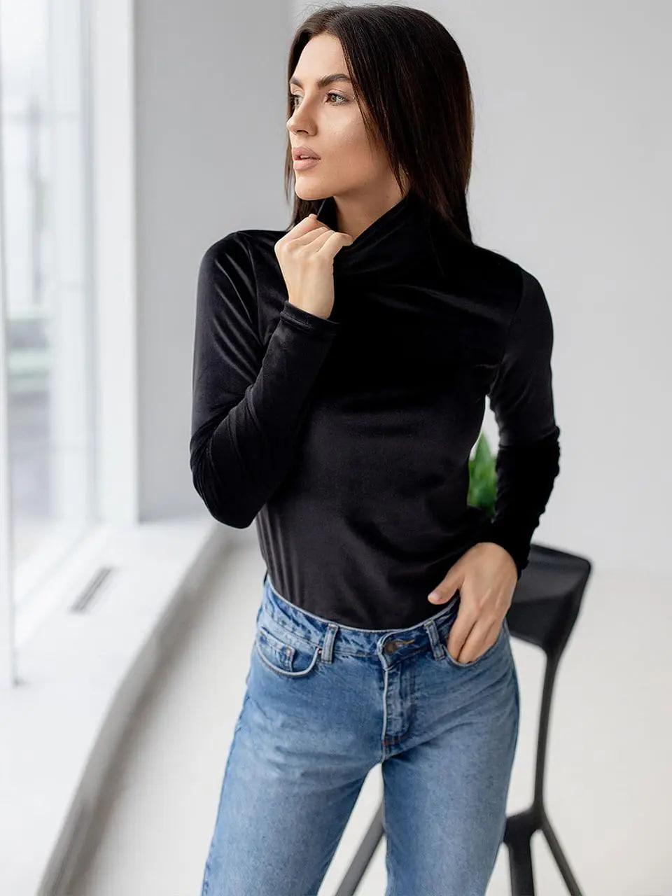 Жіноча велюрова водолазка чорна, фото 1