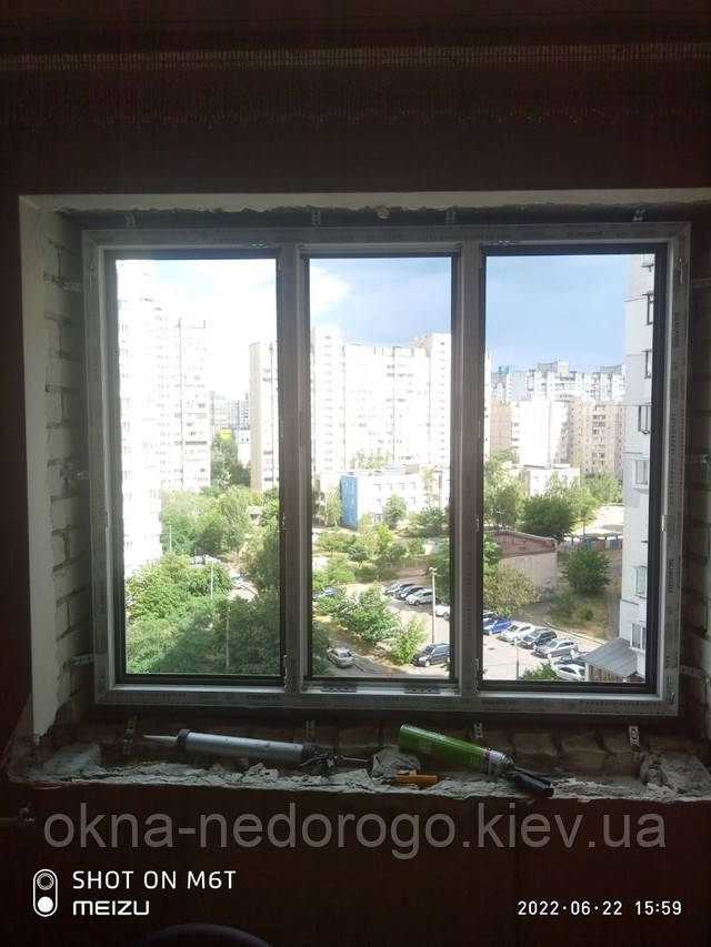 Тристулкові вікна Salamander Київ фото Вікна Недорого Бр.11