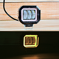 Дополнительная светодиодная LED фара 30Вт квадратная с ДХО Желтого цвета Четкой световой теневой границей