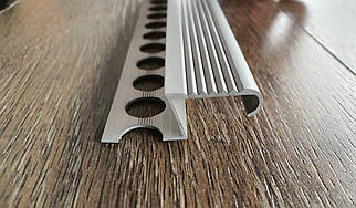 Кутовий алюмінієвий профіль на сходи під плитку 10 мм, довжина 2,7 м,