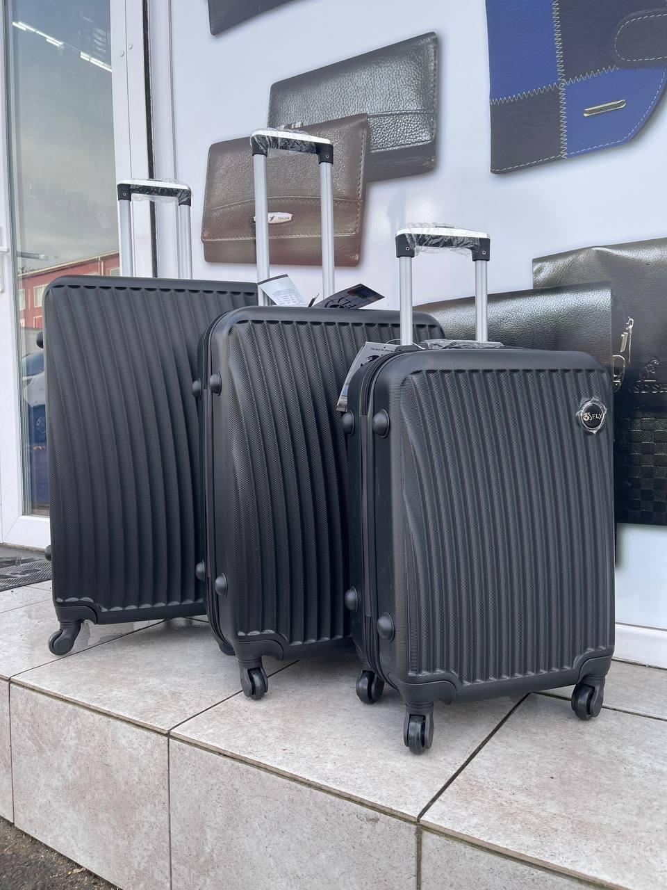 Комплект Дорожных Пластиковых Чемоданов Из 3х Шт на 4х Колесах — Купить ...