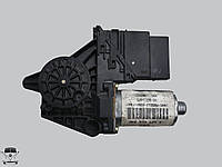Моторчик электро стеклоподъемника задний (левый) (0 130 821 697) Пассат Б5