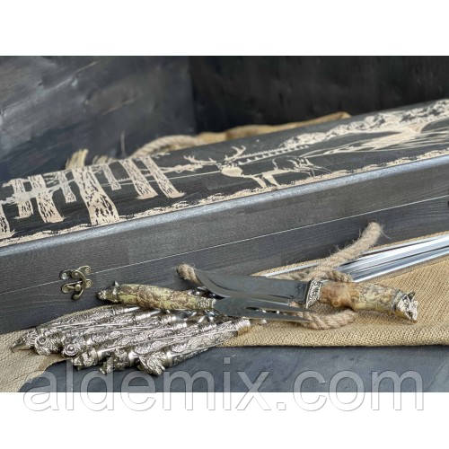 Шампура Дикі звірі в розписному кейсі з бука. Шампура +ніж +вилка