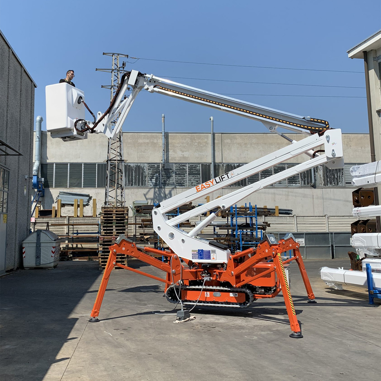 Гусеничная платформа EasyLift Spider R210 / R210BA / R210HY - фото 1 - id-p1751122566