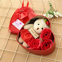 Подарочный набор из роз с плюшевым мишкой Love you Цветы из мыла в коробке в виде сердца