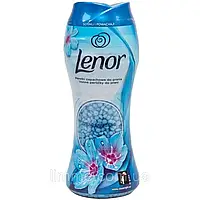 Парфумований кондиціонер для прання в гранулах Lenor Весняне прбудження 210г