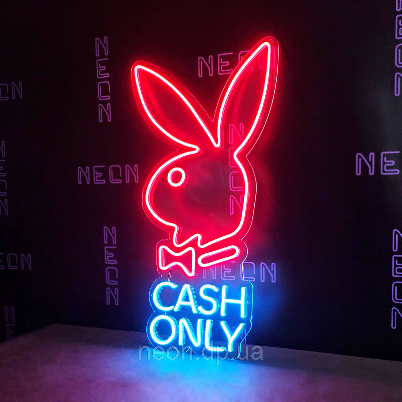 Неонова вивіска "Cash Only"