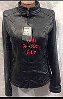 Женская демисезонная куртка из эко-кожи размеры норма 42-54,черного цвета