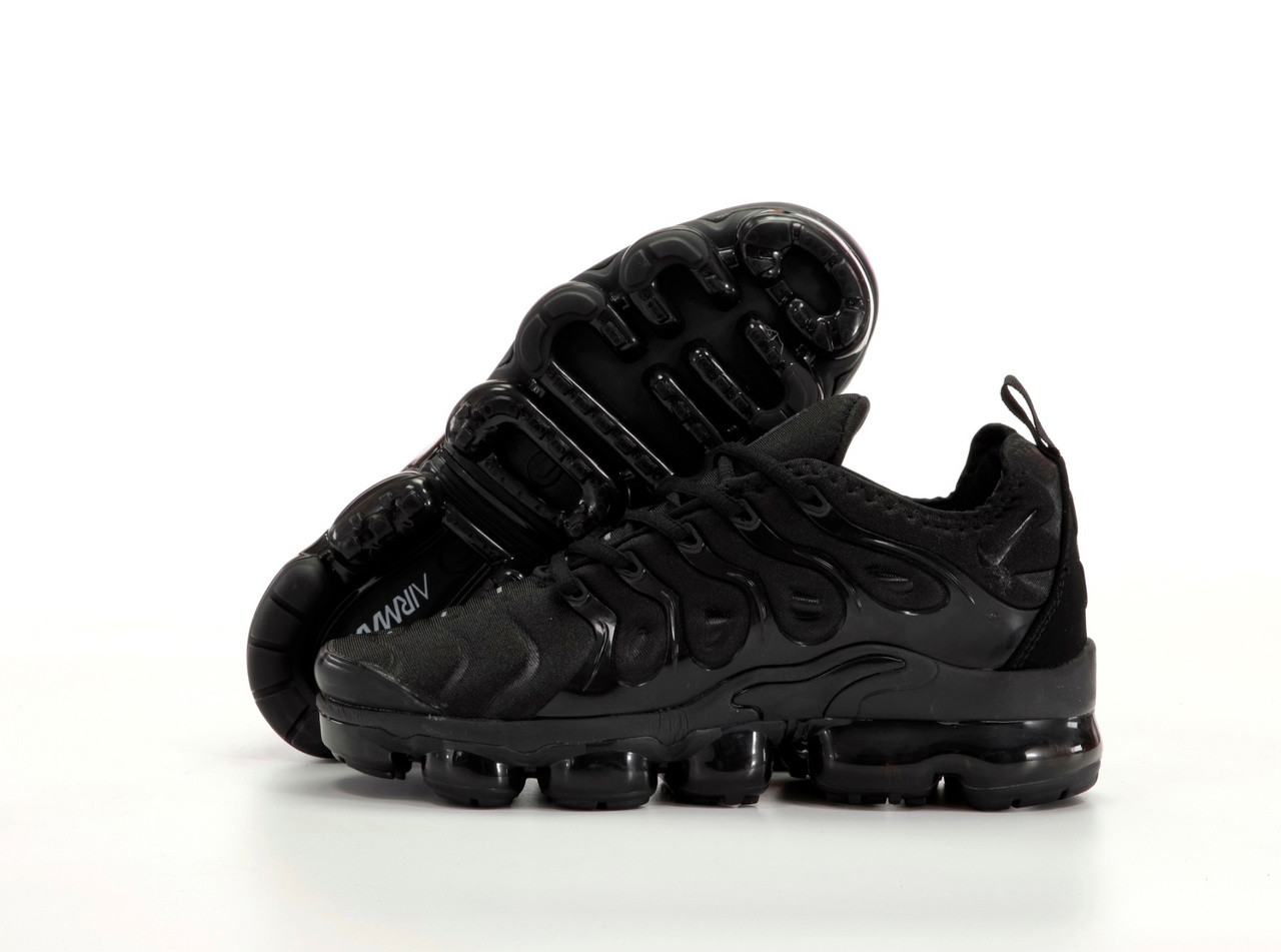 Vapormax plus black best sale friday
