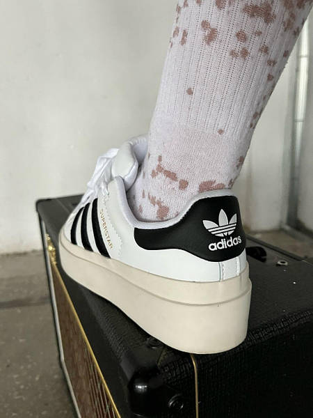Adidas bold platform superstar online