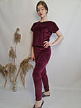 Жіночий велюровий піжамний комплект футболка шорти штани бордовий, фото 2