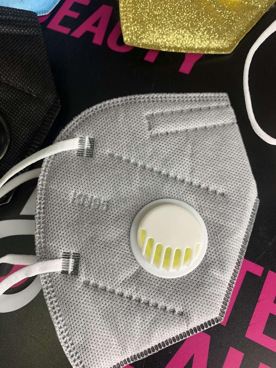 Маска, респіратор KN95 багаторазова універсальна з фільтром сіра
