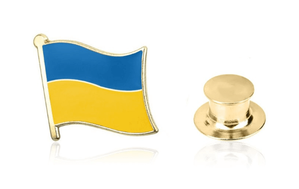 Патриотические украшения в виде броши: оригинальные тризубы и флаги — фото №2