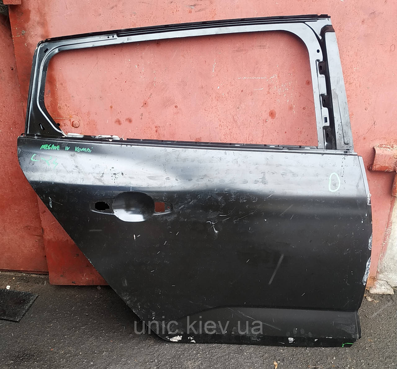 Двері задня права Рено Меган 4 універсал нова