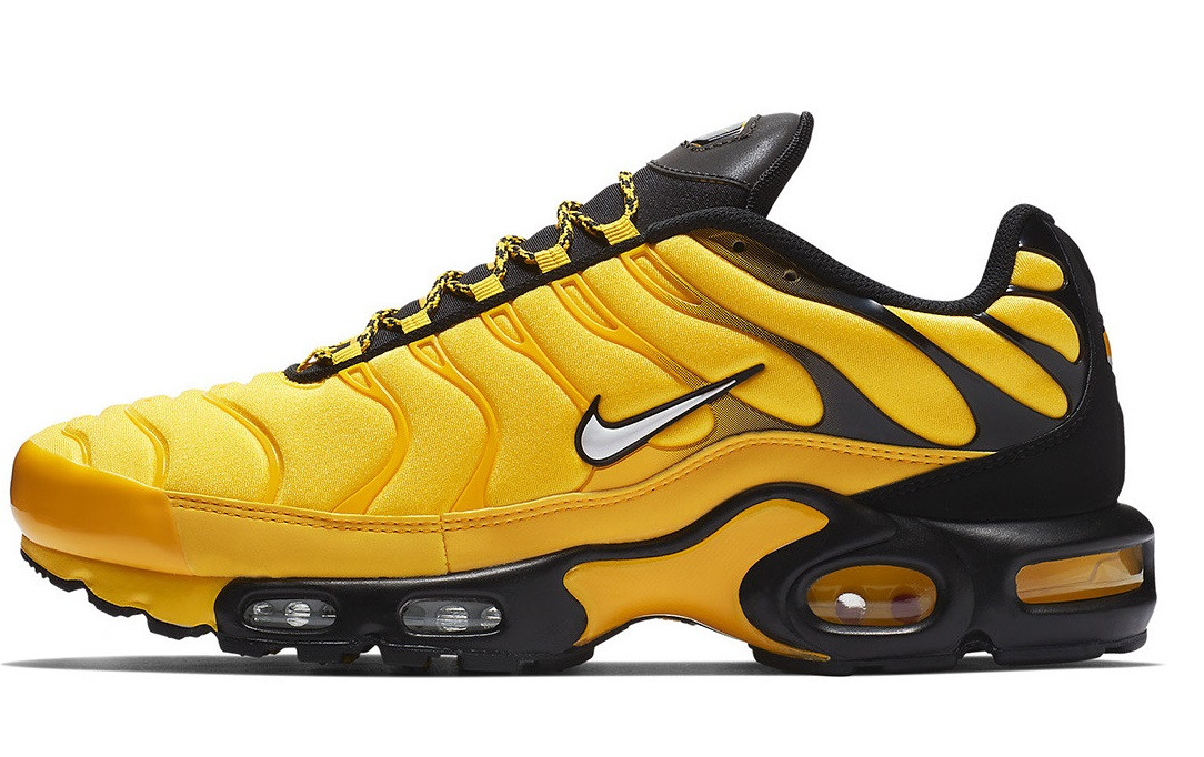 Black and yellow nike air cheap max plus