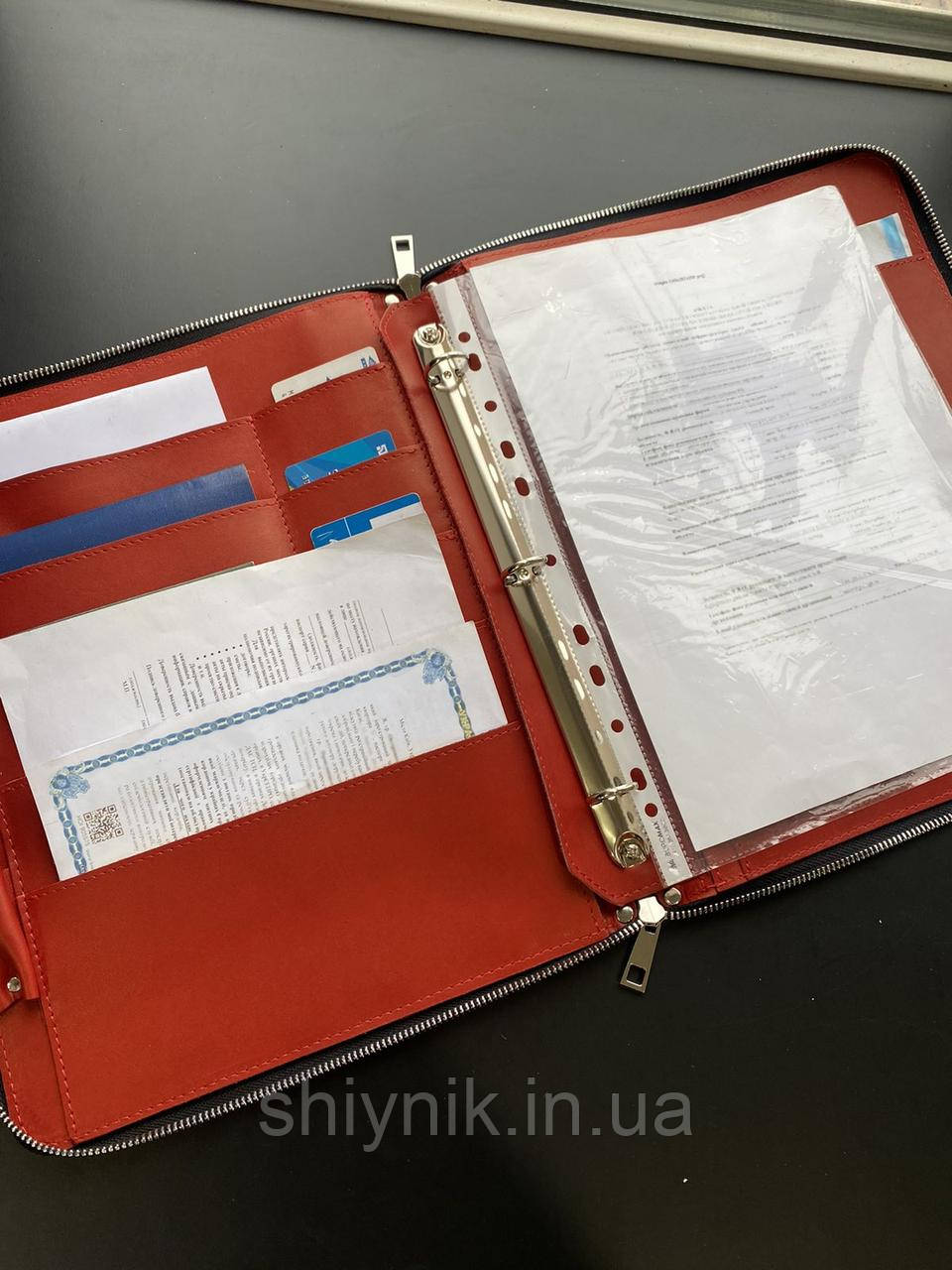 Шкіряна папка для сімейних документів FAMILY FOLDE червона