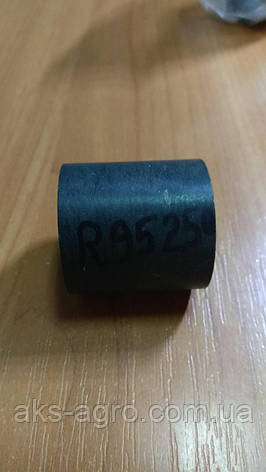 R95250 Втулка повороту гідроциліндра John Deere, фото 3