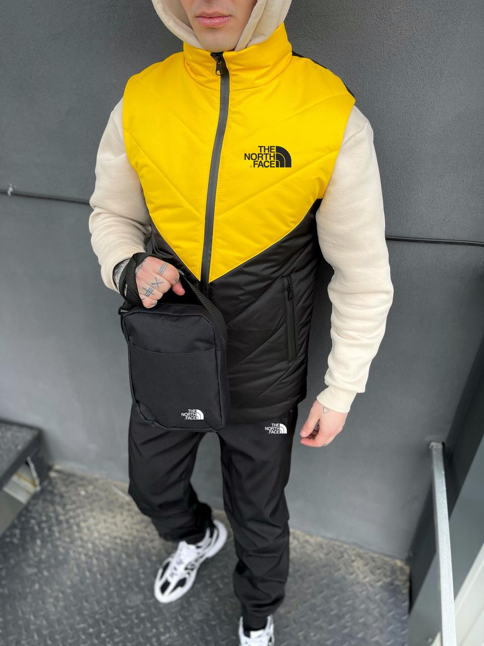 Чоловічий спортивний костюм The North Face Жилетка + Штани + Барсетка з плащової тканини жовтий Зе Норт Фейс