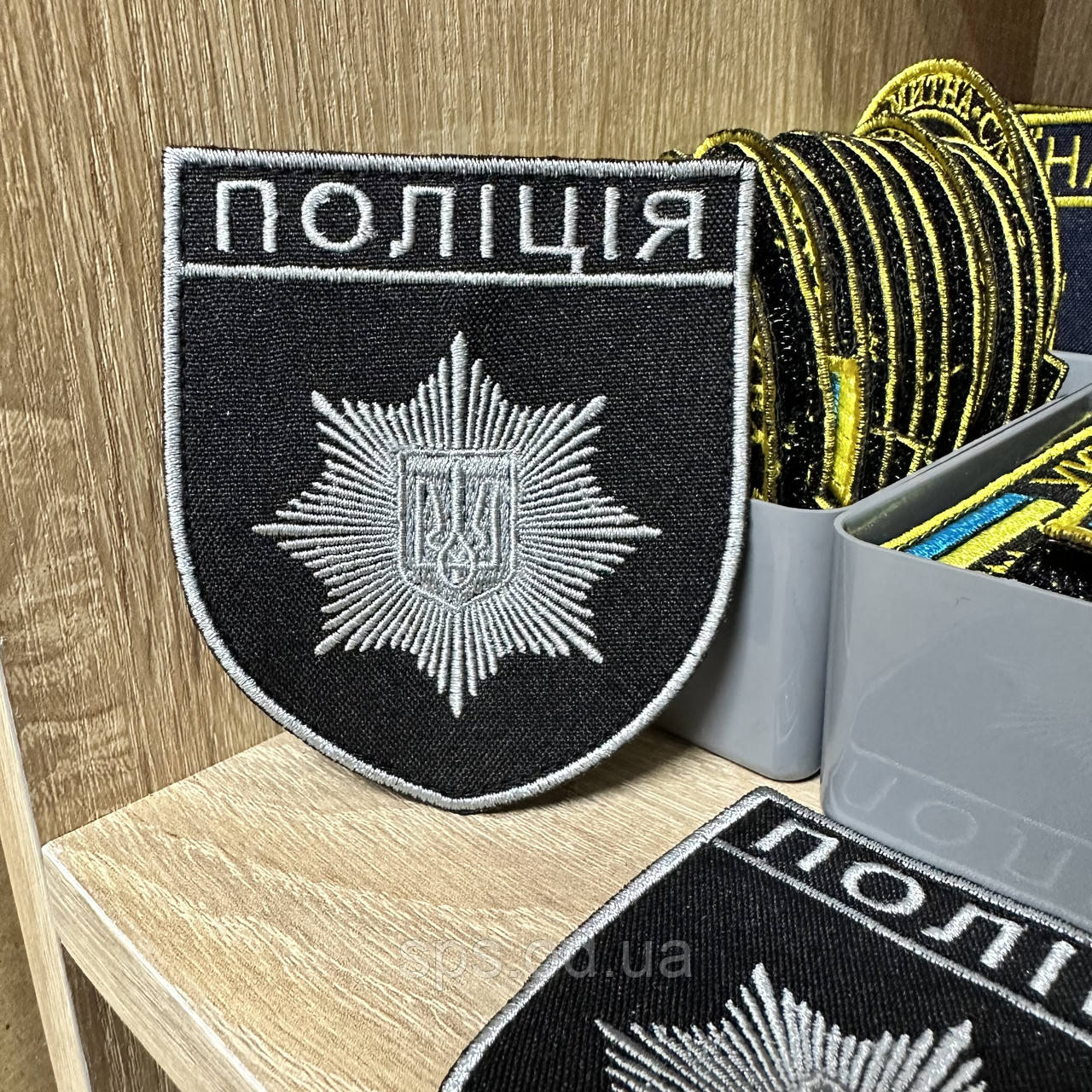 №199 Шеврон "ПОЛІЦІЯ" нитка світло-сіра, розмір 9.3*8 см