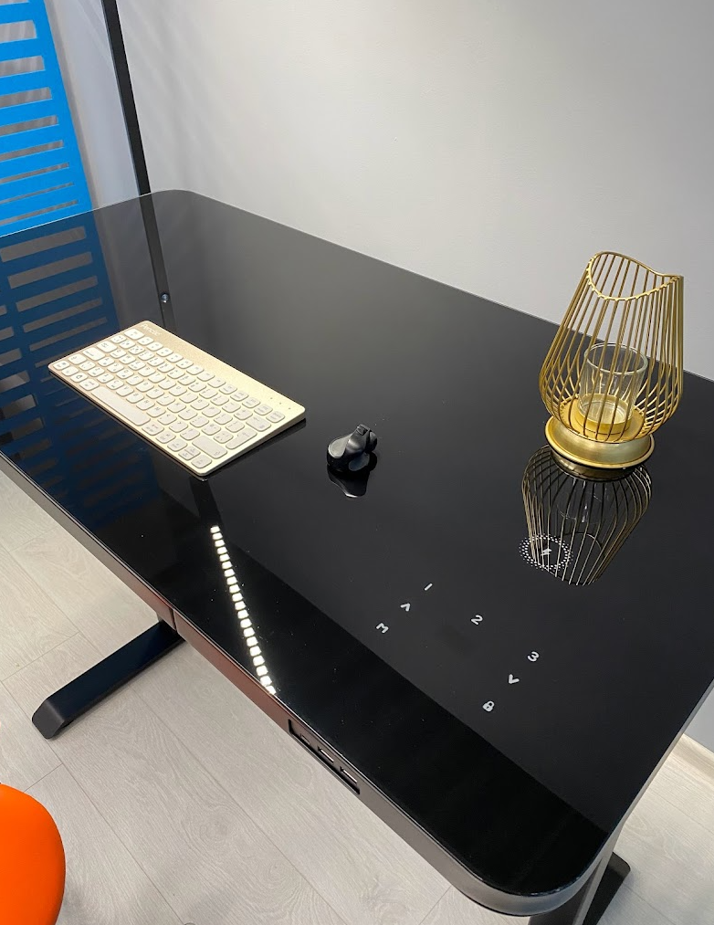 AOKE Nice Desk Черный - Стол электрический (беспроводная зарядка, стеклянная столешница, память высоты) - фото 2 - id-p1674361723