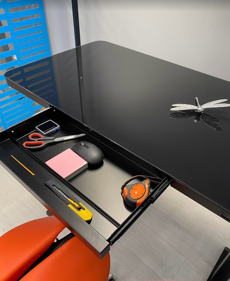 AOKE Nice Desk Черный - Стол электрический (беспроводная зарядка, стеклянная столешница, память высоты) - фото 7 - id-p1674361723