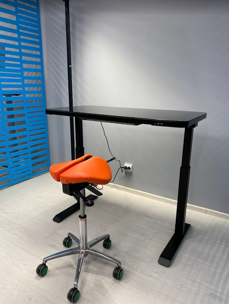 AOKE Nice Desk Черный - Стол электрический (беспроводная зарядка, стеклянная столешница, память высоты) - фото 3 - id-p1674361723