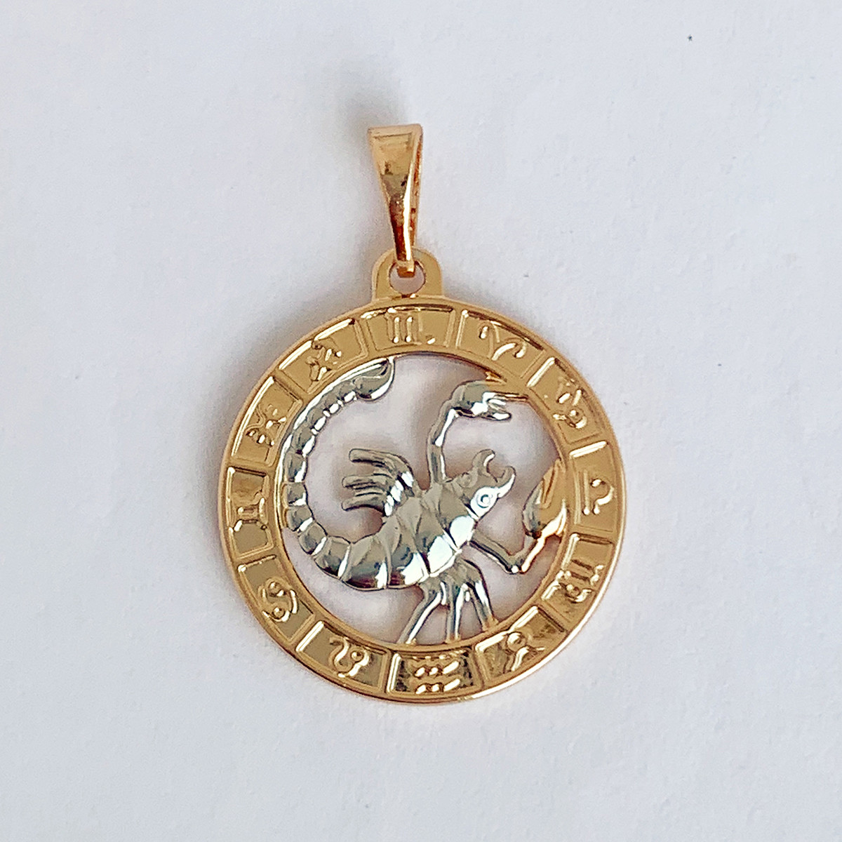Підвіска Xuping знак Зодіаку "Скорпіон" з медичного золота, позолота 18K+родій, 42601 (1)