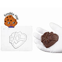 Форма пластикова (молд) для шоколаду та мила "Серце з бантом"