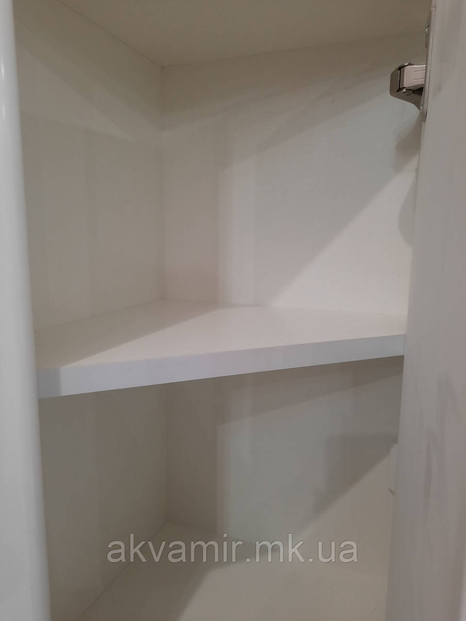 Шкаф угловой навесной в ванную Базис ПиК 30х30х80 см с зеркалом - фото 4 - id-p1752727684