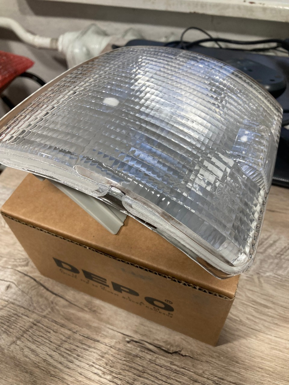 Покажчик повороту лівий білий DEPO 441-1510L-UE-C VOLKSWAGEN T4 91-03