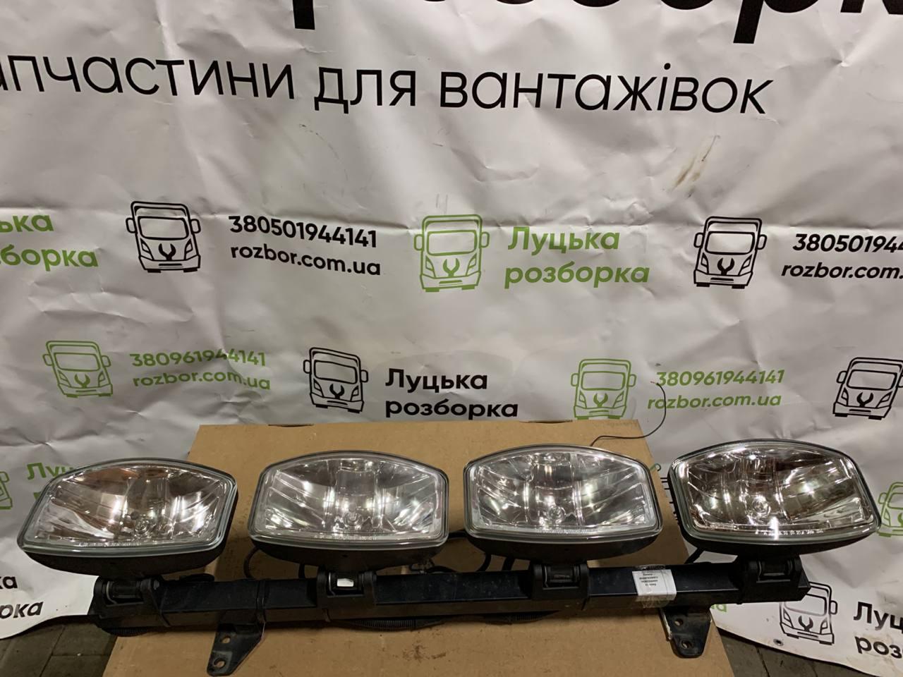 Лампа додаткового освітлення (на криші) люстра на 4 лампочки б/в DAF XF 105 оригінал