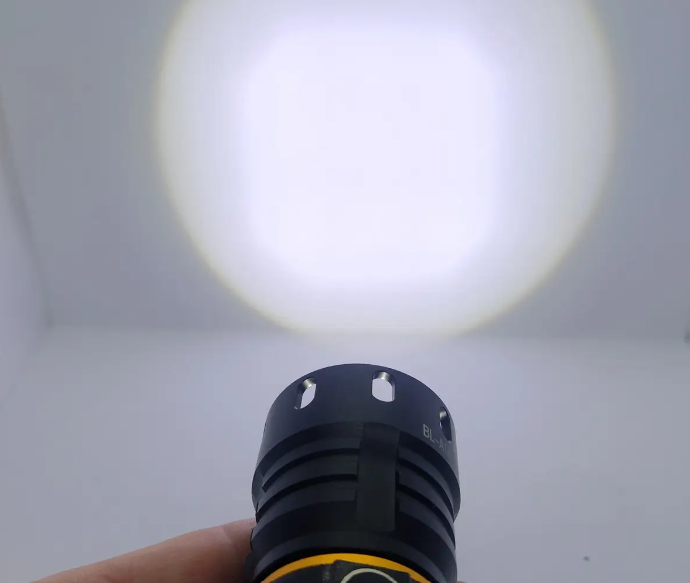 Мощный налобный фонарь аккумуляторный A14, 3 режима, LED фонарик прожектор на голову светит на 1000м, GP10 - фото 2 - id-p1752887295