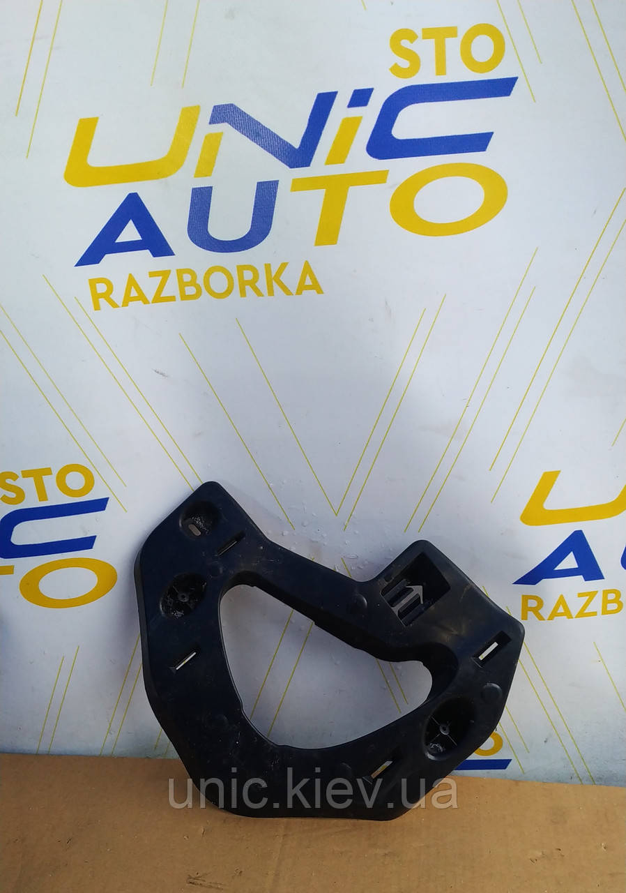 Кронштейн бампера переднього лівий Renault ZOE б/в