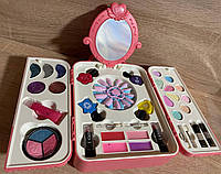 Набор детской декоративной косметики в чемоданчике Бантик, зеркальце, румяна, тени, лаки, блески