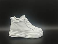 Білі шкіряні черевики. Маленькі розміри (34, 35, 36)