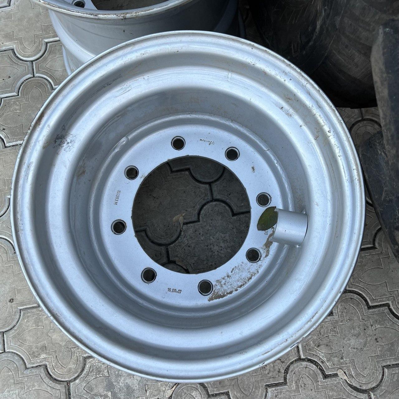 Диск колесный 16.00X17 8/221/275 ET0 R16 SILVER 160263 БУ DEMO