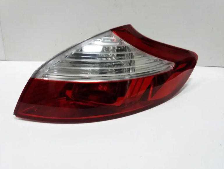 Ліхтар задній правий зовнішній Renault Megane 3 Рено Меган 3 хетчбек (2009-2016) Оригінал 265500007R, фото 1