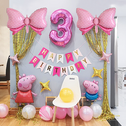 Фотозона з кульок Свинка Пеппа з рожевою цифрою | Для дівчинки, фото 1