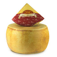 Сыр твердый аналог Пармезана "Gran Montagna" 24 месяцa фасовка 1 kg