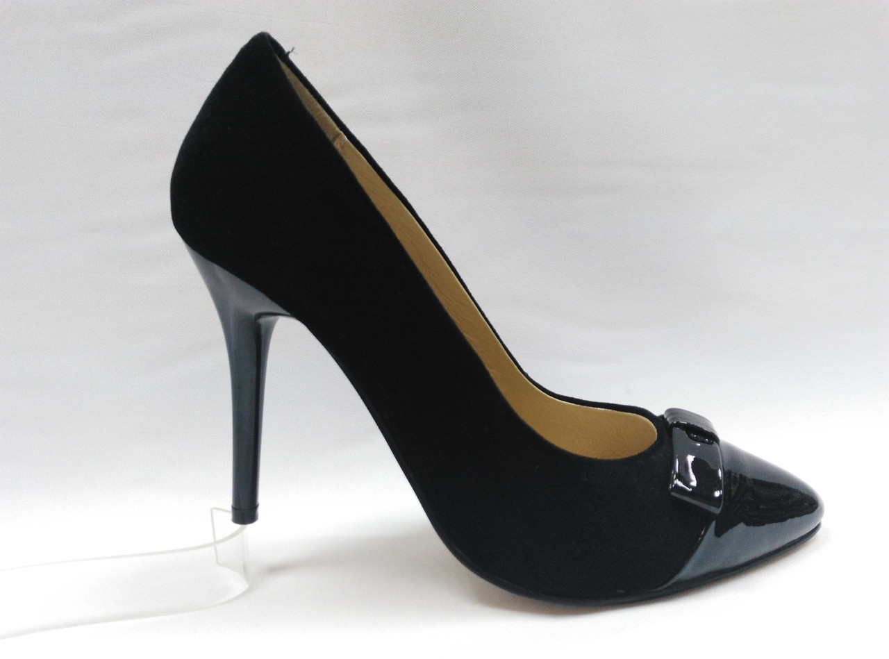 Чорні ошатні замшеві туфлі Erisses на шпильці. Маленькі розміри (34-35).