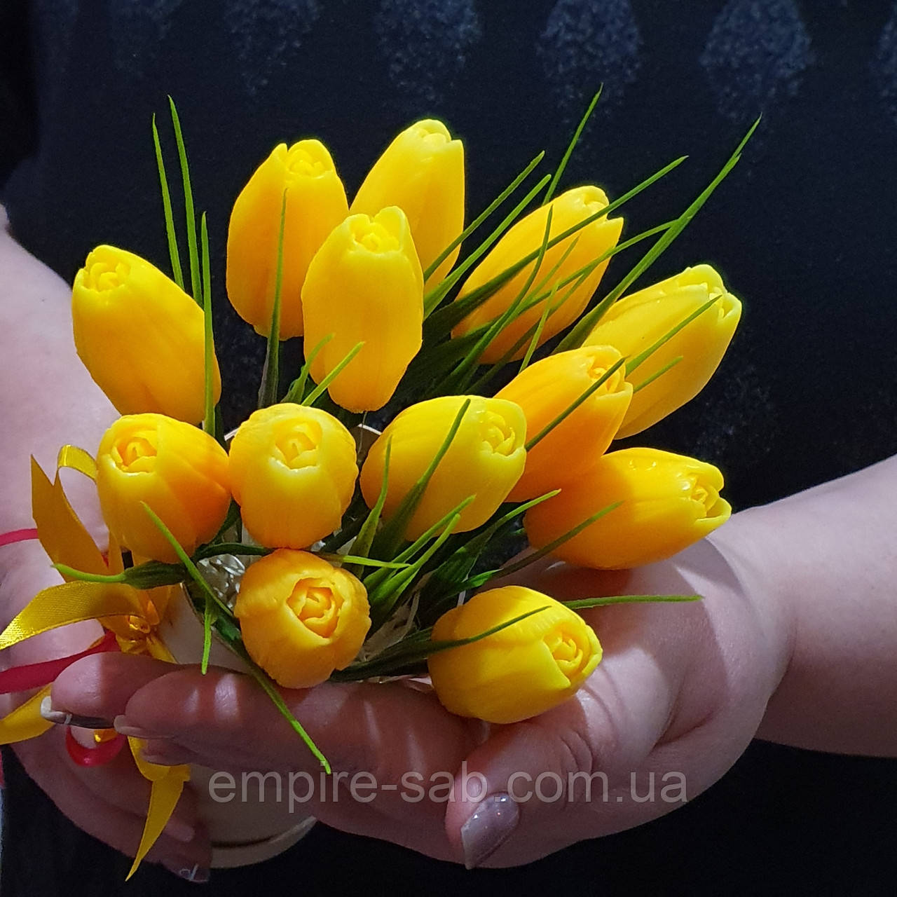 Букет тюльпанів із мила ручної роботи  в кашпо
