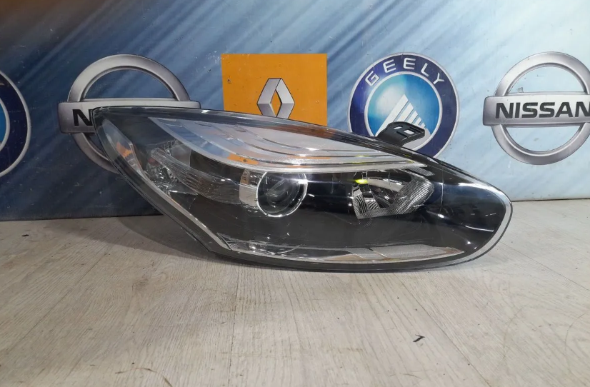 Фара права (хром) Renault Megane 3 Рено Меган 3 (2013-2016) Оригінал 260100923R, фото 1