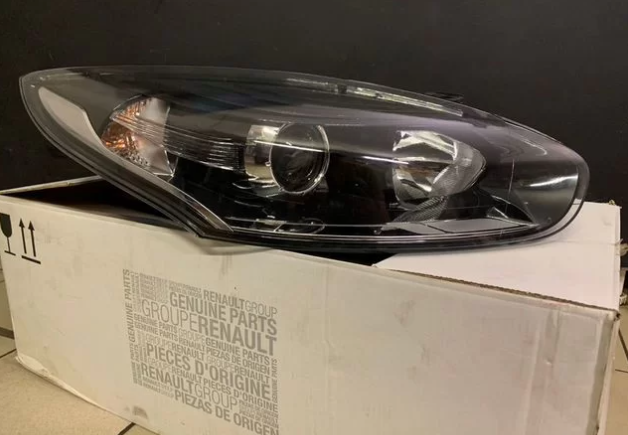 Фара права (хром-чорна) Renault Megane 3 Рено Меган 3 (2013-2016) Оригінал 260106128R, фото 1